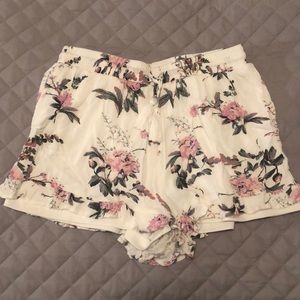 Cream Floral Flowy Shorts